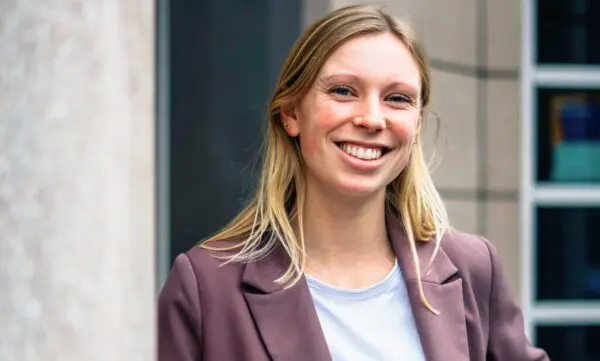 Lotte in front of the Hub